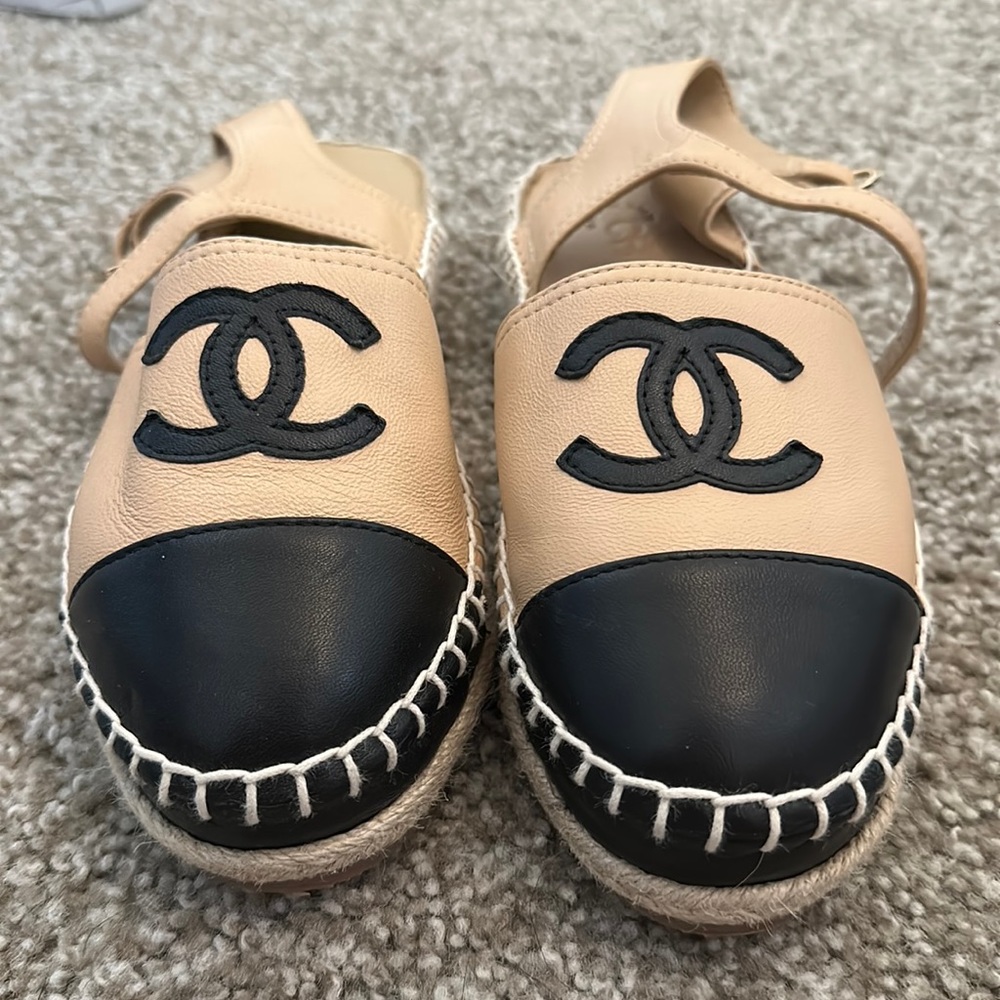 CHANEL sandals girls size 35